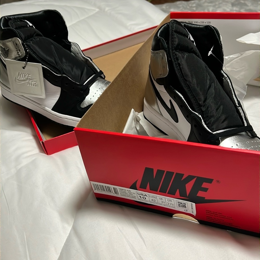 Air Jordan 1 high OG black metallic silver size 10 women’s - BRAND NEW